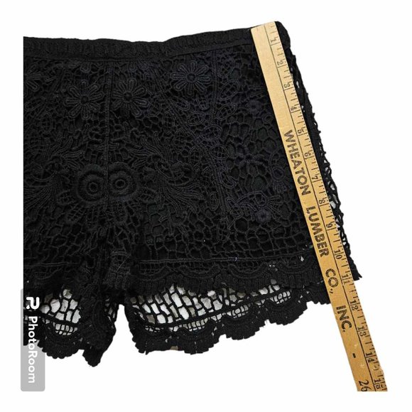 Juniors dizzylizzy Black Lace Shorts Size Large - Picture 8 of 9
